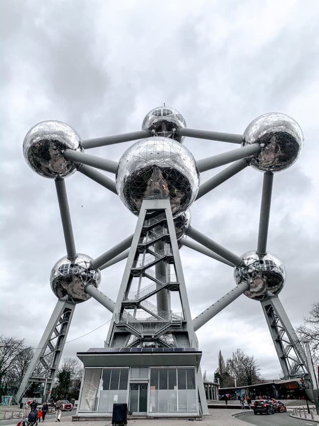 Place Atomium