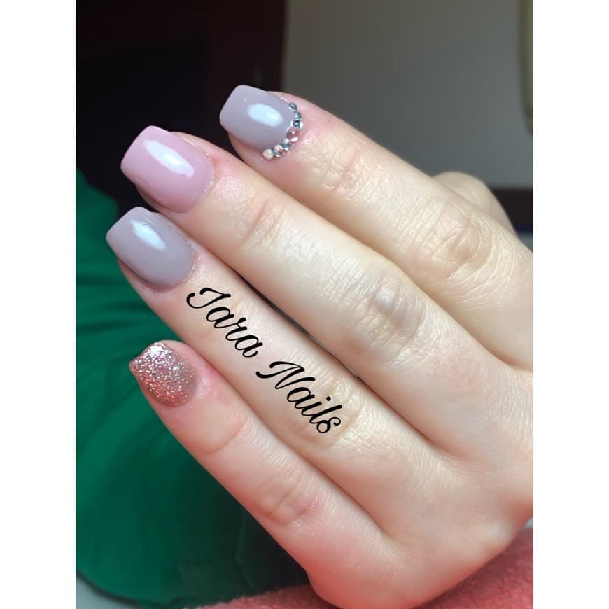 Moda Iara Nails