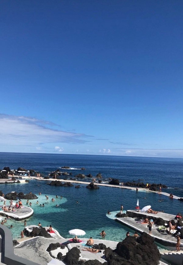 Lugar Piscinas Naturais de Porto Monìz