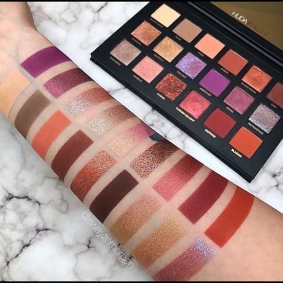 Product Desert Dusk Palette Huda Beauty