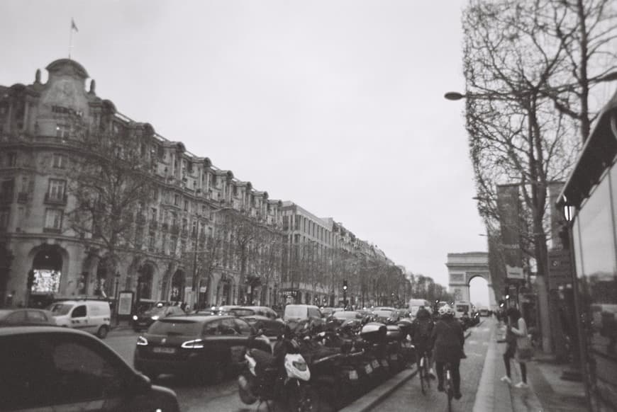 Lugar Avenue des Champs-Élysées