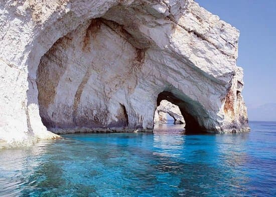 Lugar BLUE CAVES, SHIPWRECK AND BOAT TRIPS