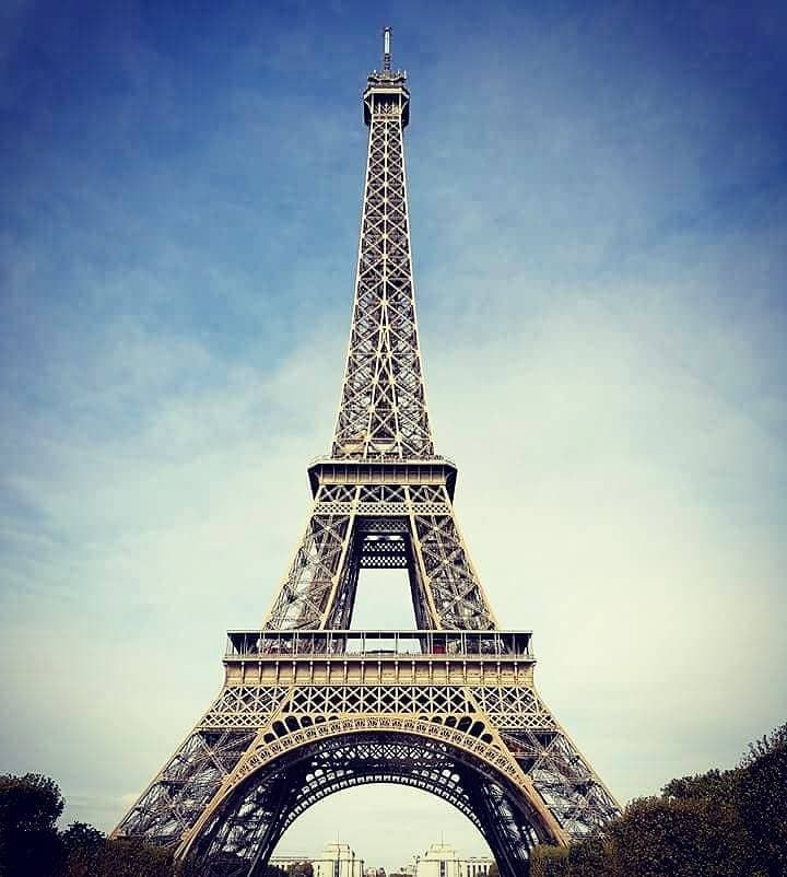 Place Torre Eiffel