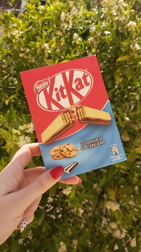 Product Kit Kat Cookies and Cream