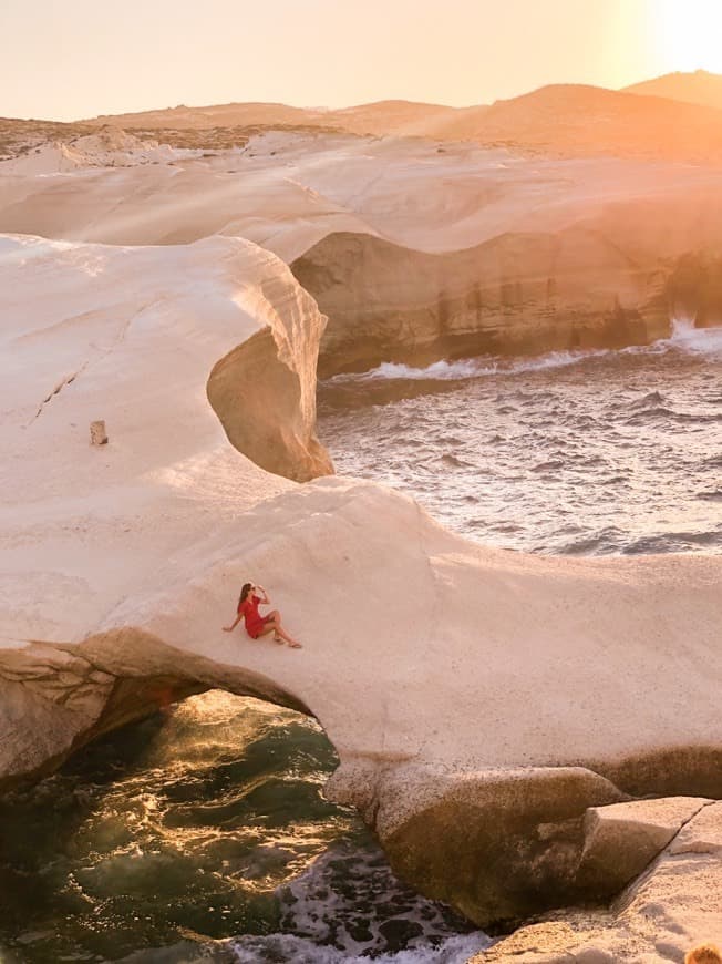 Place Sarakiniko Beach