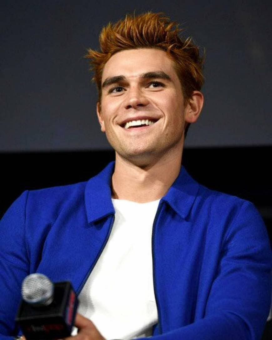 Moda Kj Apa 