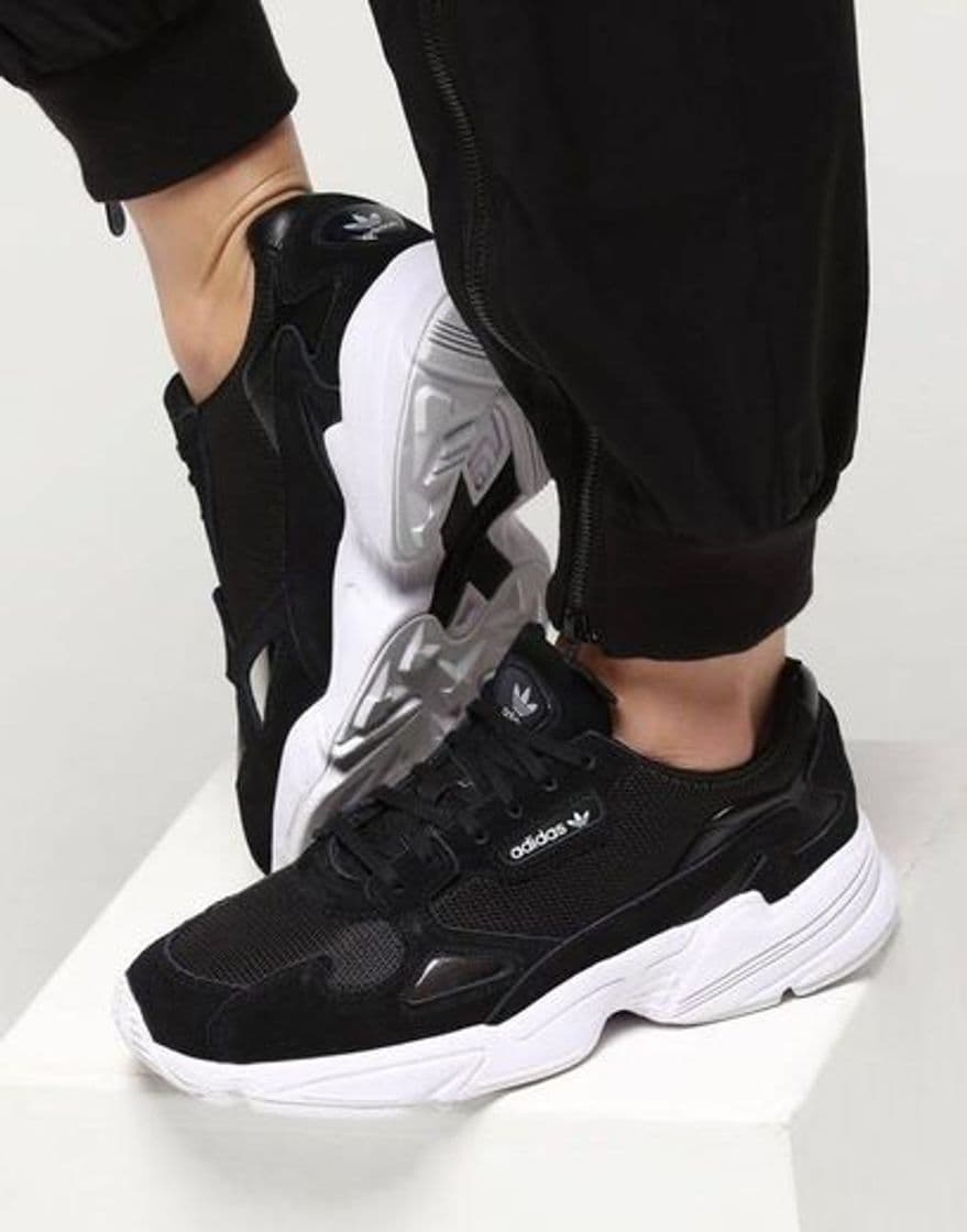 Moda adidas Falcon W