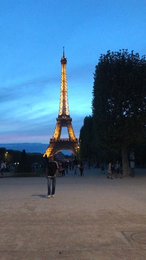 Place Torre Eiffel