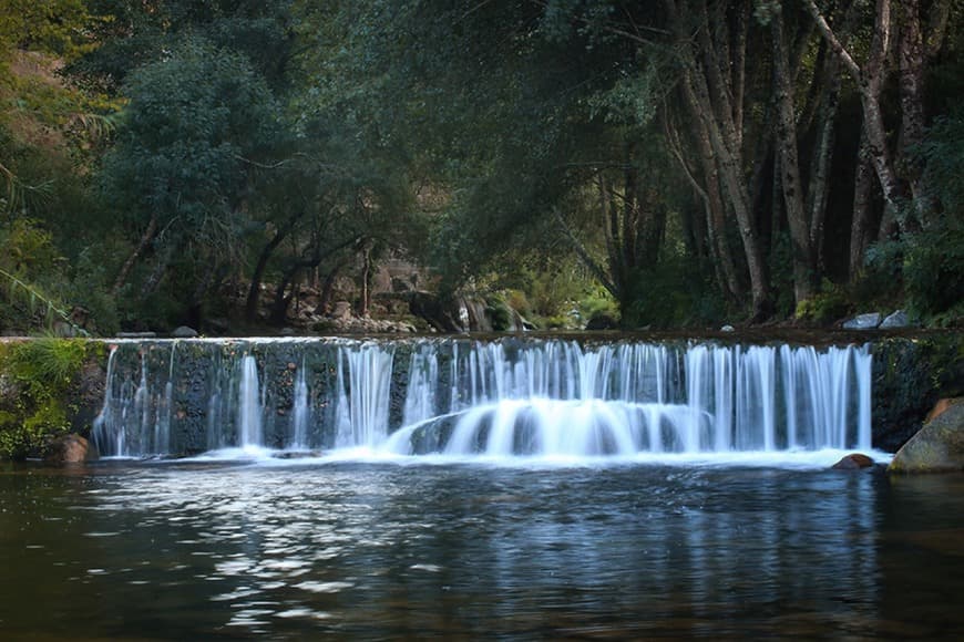 Lugar Rio Bestança