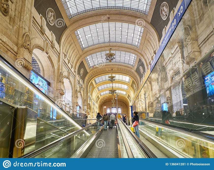 Place Milano Centrale Railway Station