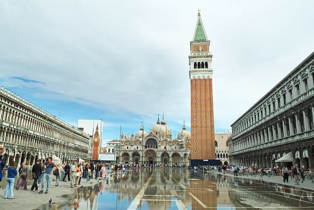 Lugar Piazza San Marco