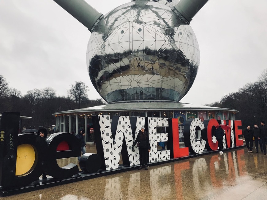 Lugar Atomium