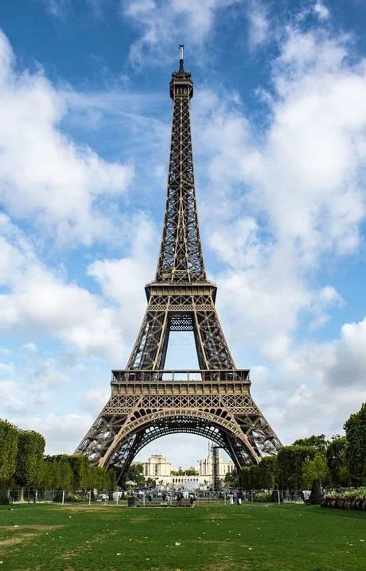 Place Tour Eiffel - Parc du Champ-de-Mars