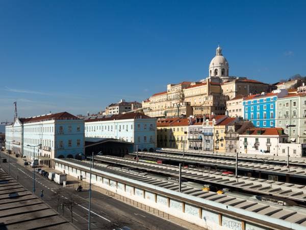 Place Santa Apolónia