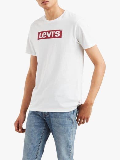 Moda Levi's T-shirts: why they were everywhere you looked this summer ...