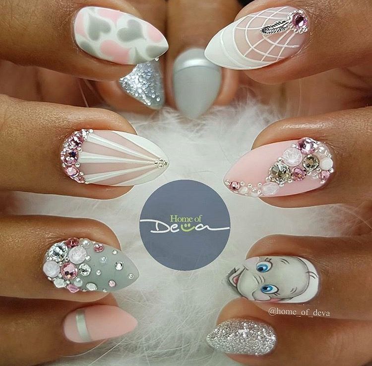 Moda Dumbo nails 