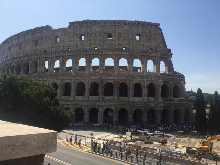 Lugar Coliseo de Roma