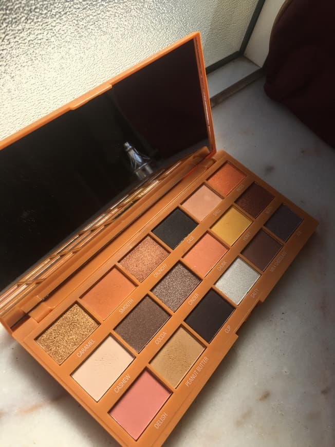 Moda Palette peanut butter cup, Makeup Revolution 