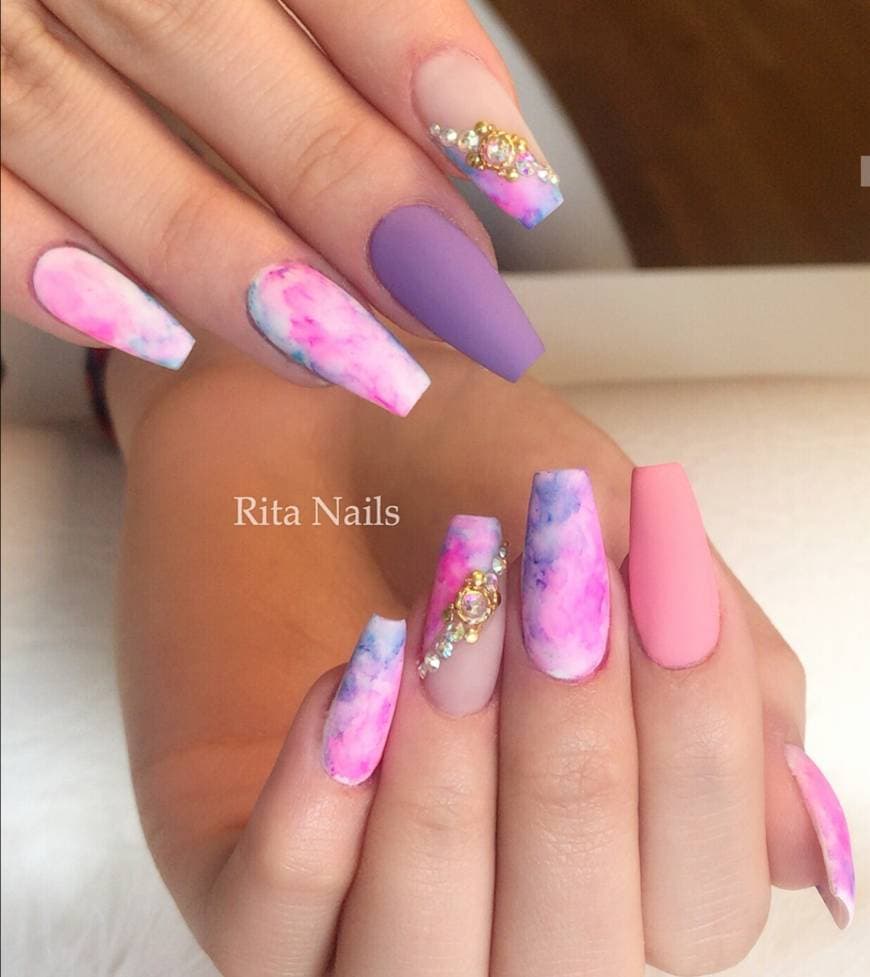 Moda purple pinky nails by Rita Nails 