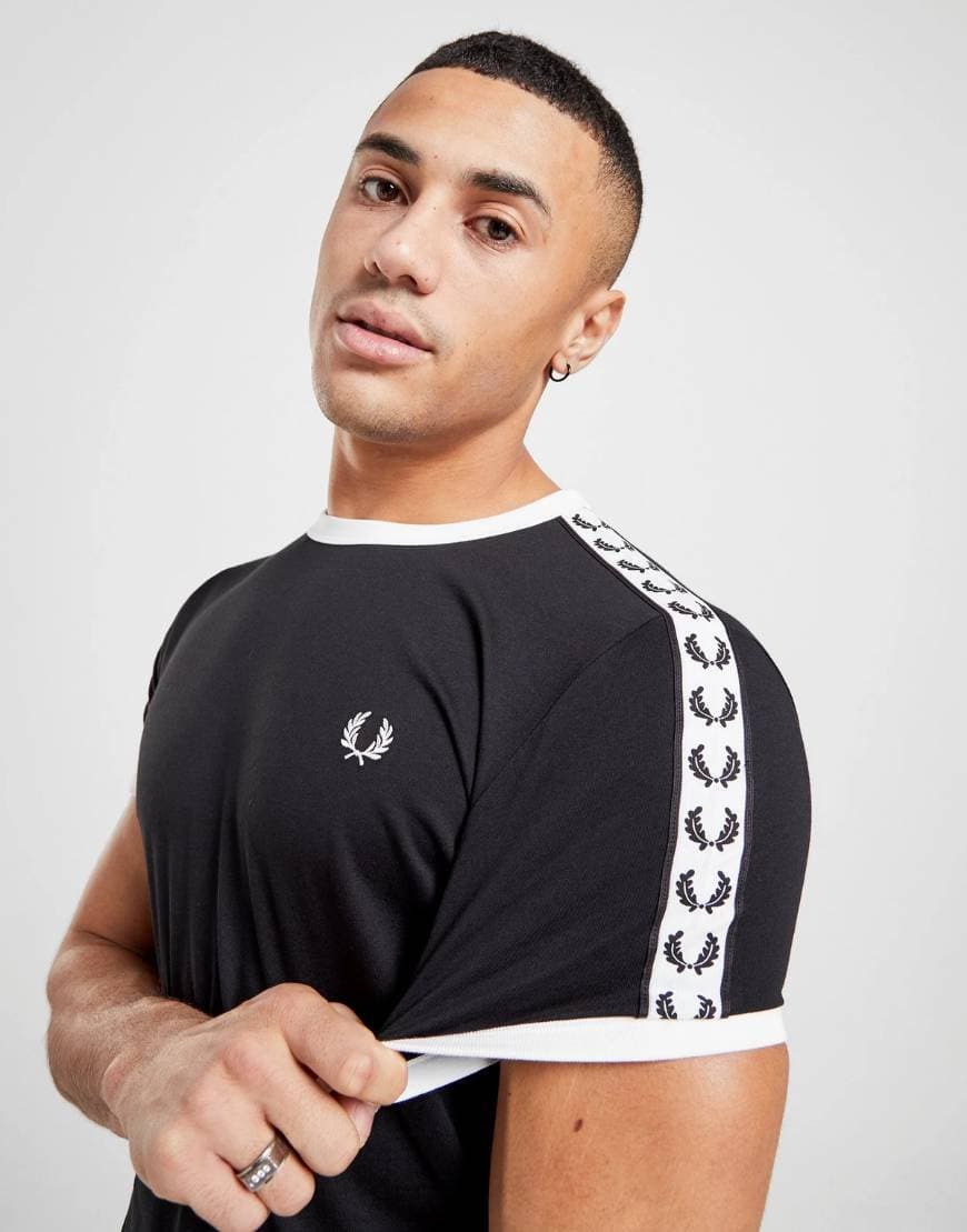 Product Fred Perry T-Shirt 