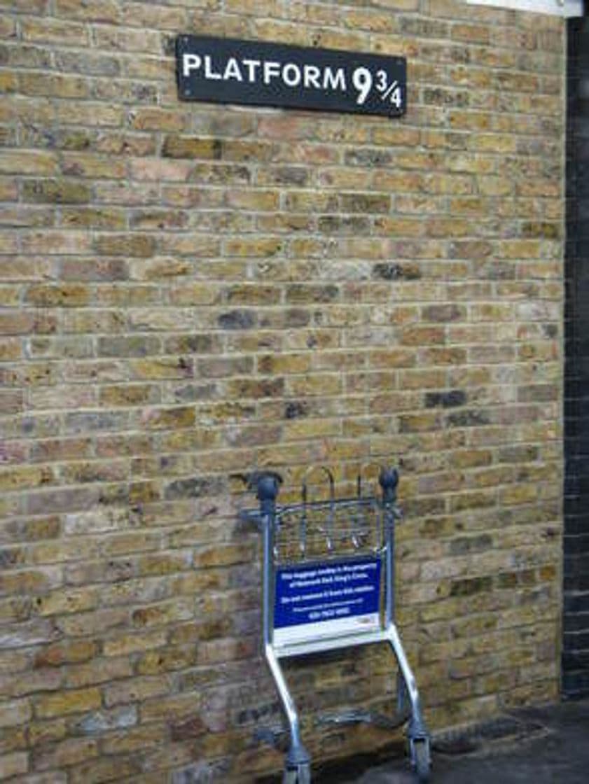 Place The Harry Potter Shop at Platform 9¾