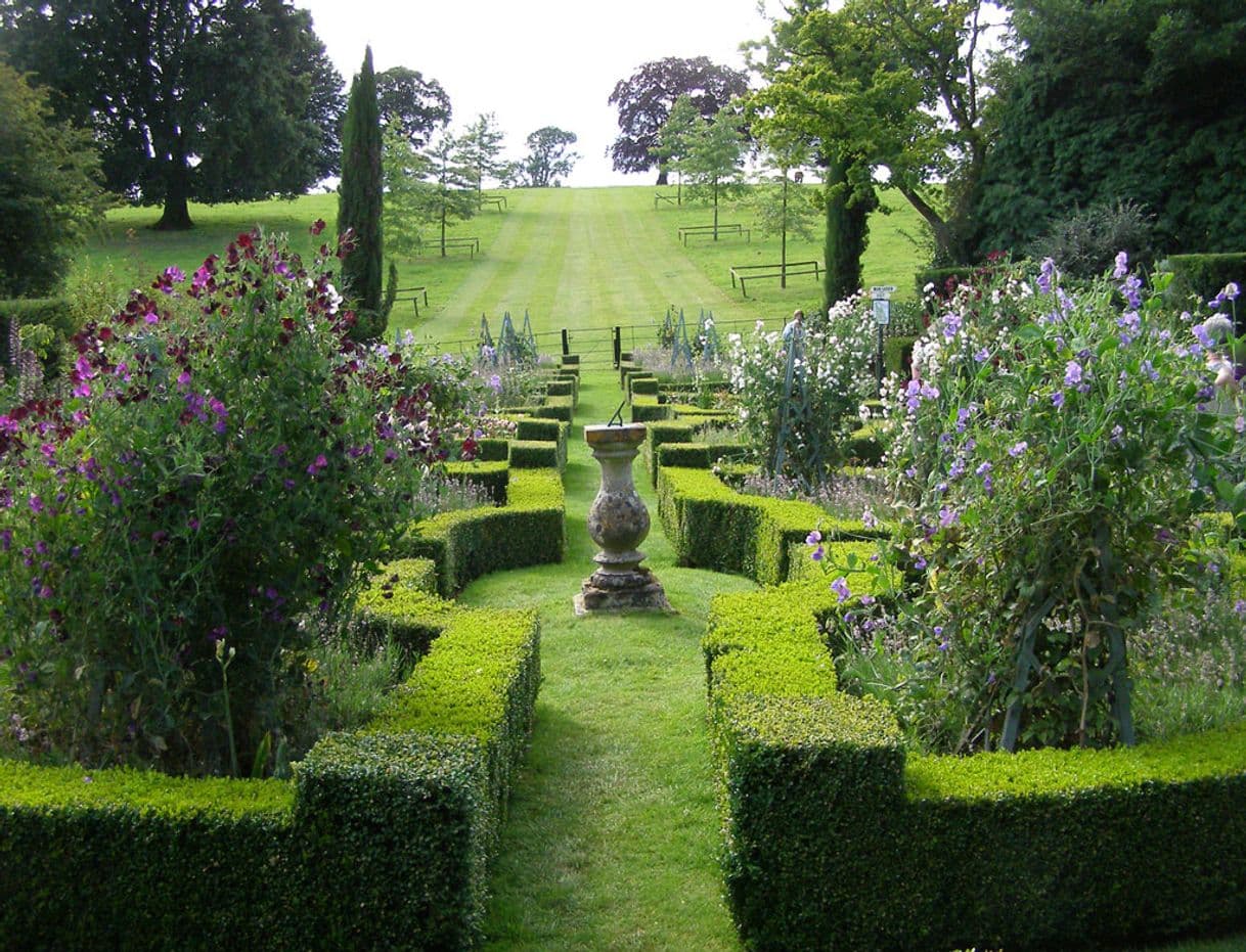 Place Broughton Grange Gardens