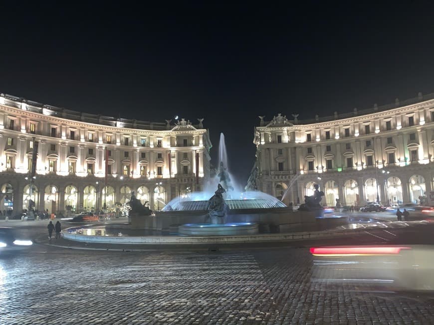 Place Piazza della Repubblica