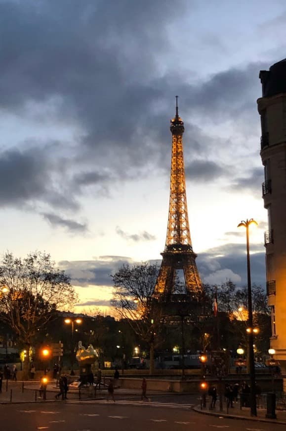 Place Torre Eiffel