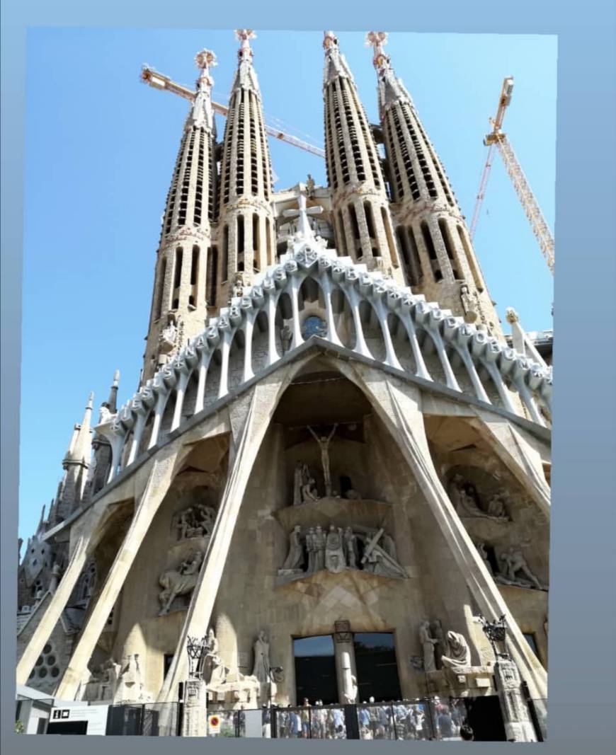 Lugar Basílica Sagrada Familia