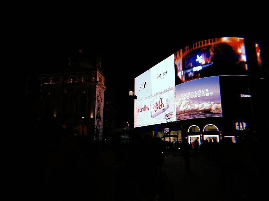 Lugar Piccadilly Circus