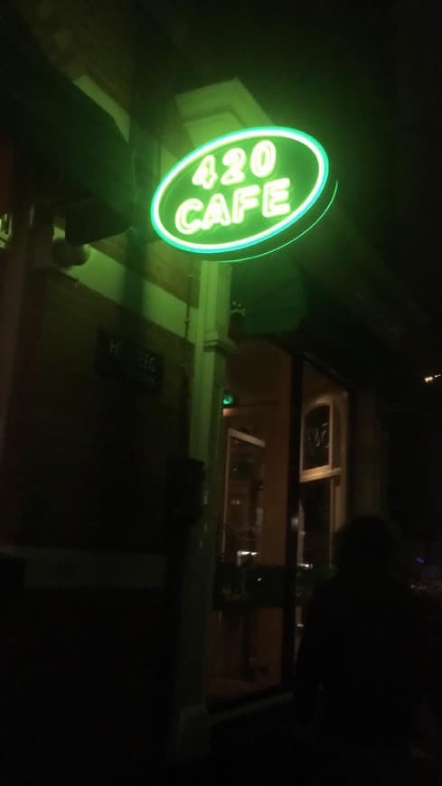 Lugar 420 Cafe