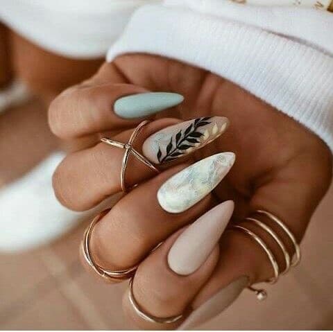 Moda Nails 