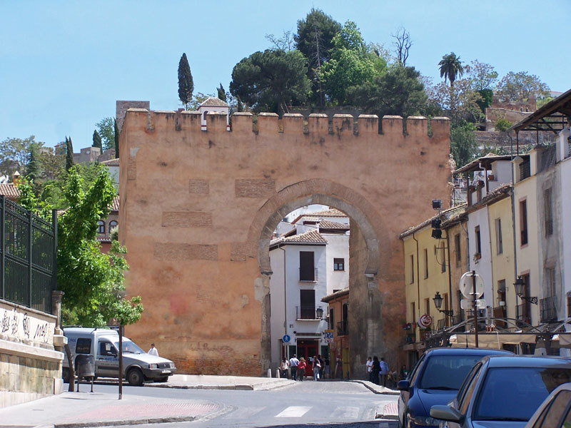 Place Puerta De Elvira o Arco De Elvira