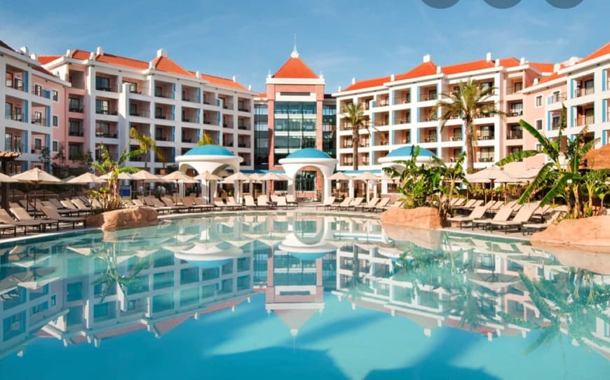 Lugar Hilton Vilamoura As Cascatas Golf Resort & Spa