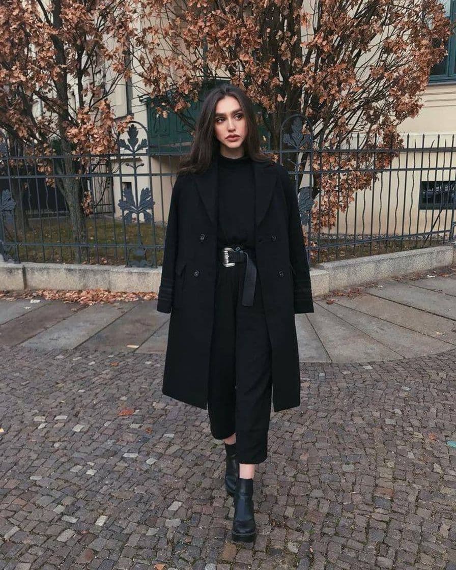 Fashion Black Winter Outfit 