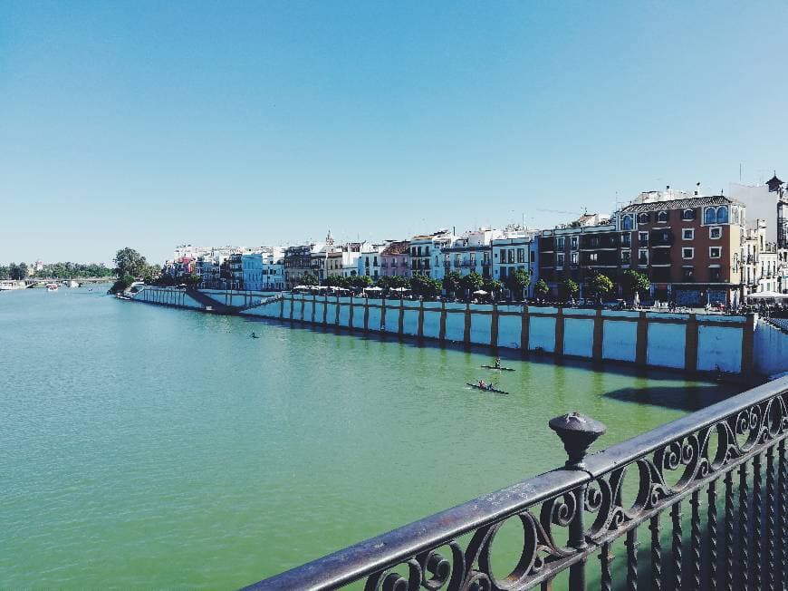 Place Puente de Triana