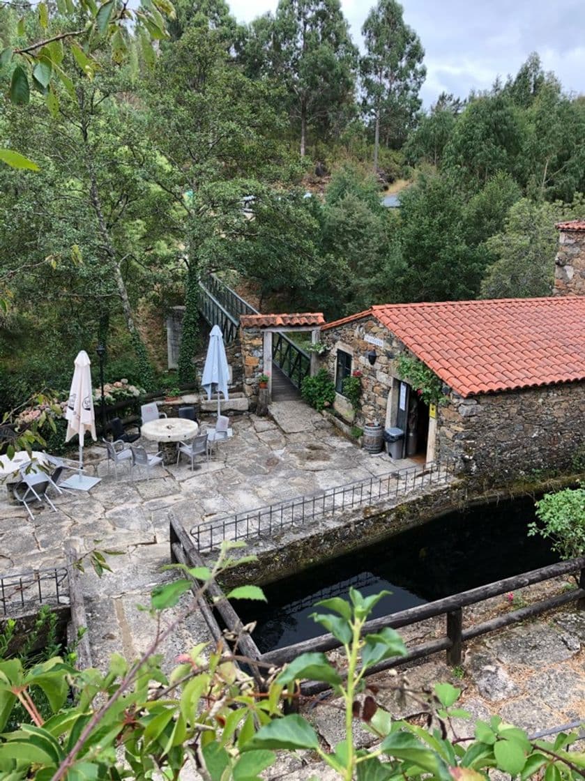 Restaurants Os Muiños Enmeigados