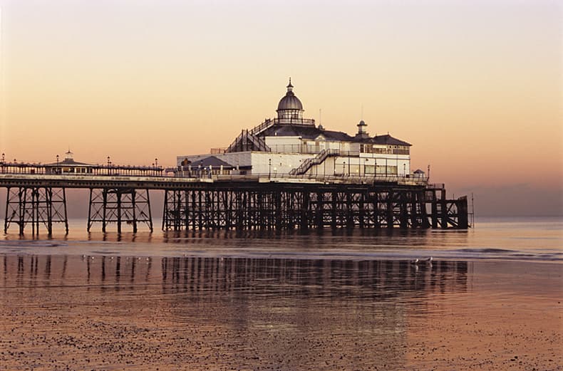 Place Eastbourne Pier