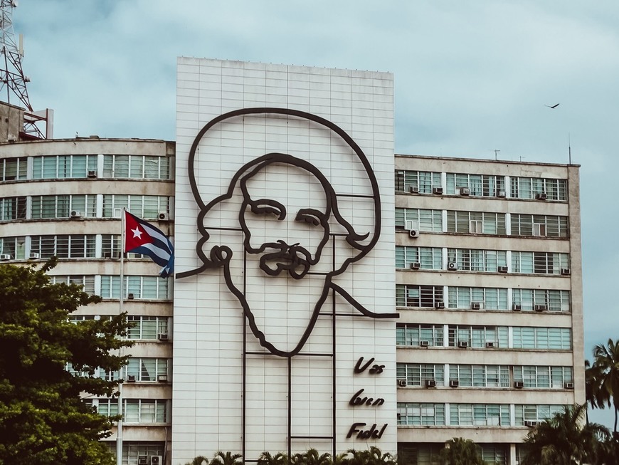 Place Fidel Castro wall art memorial
