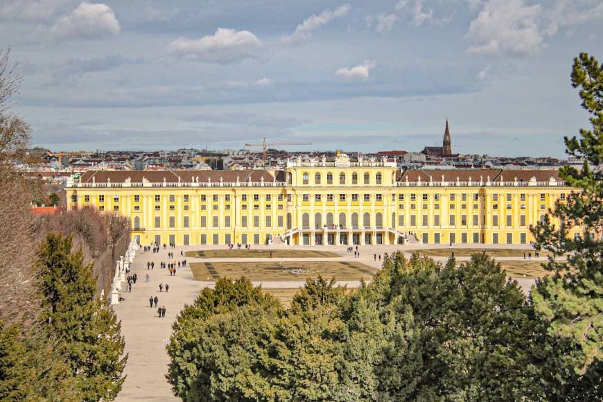 Place Schönbrunn Palace