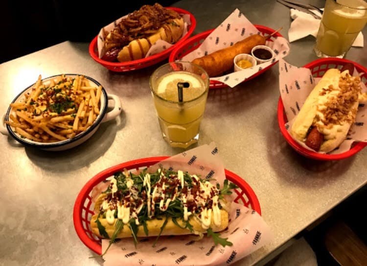 Restaurantes Frankie Hot Dogs