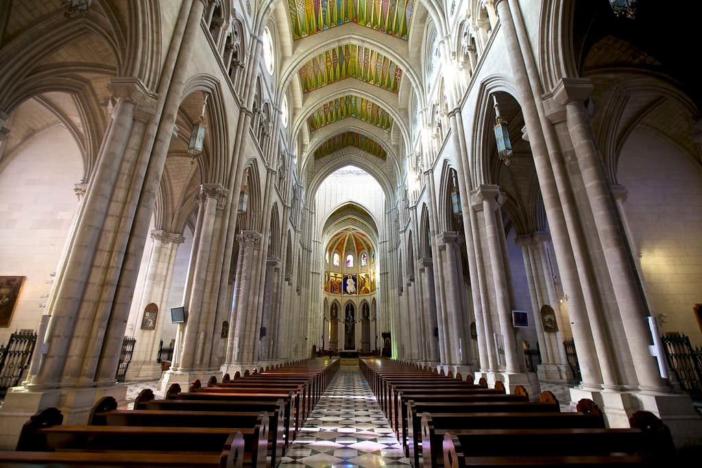 Lugar Almudena Cathedral