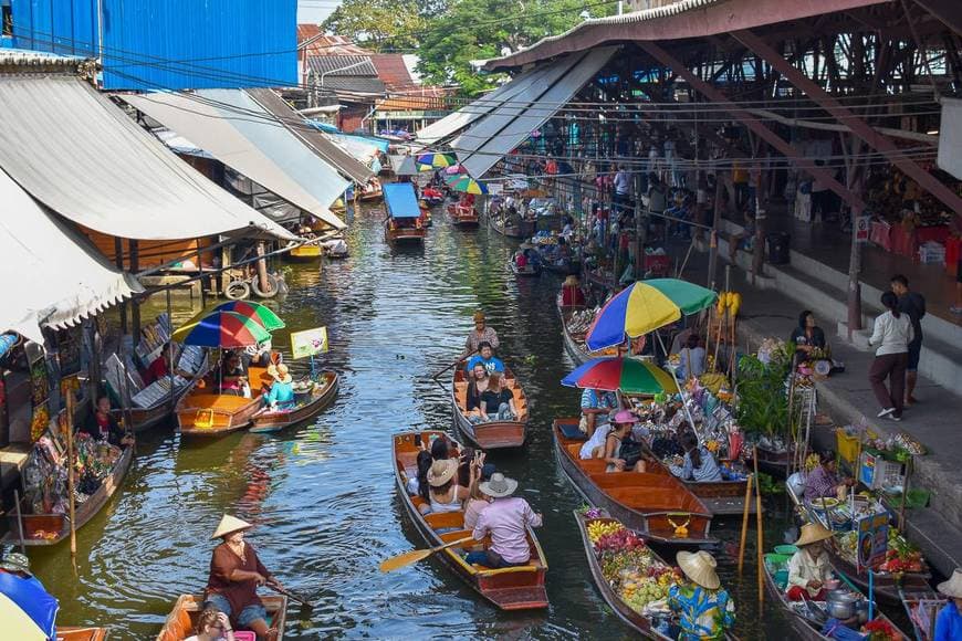 Place Damnoen Saduak Floating Market