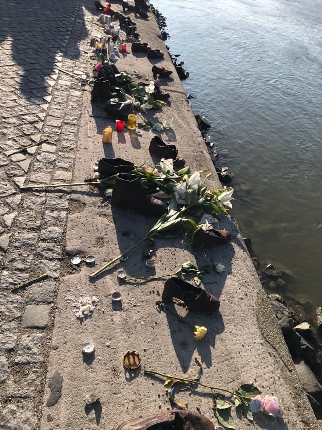 Place ‪Shoes on the Danube Promenade Memorial