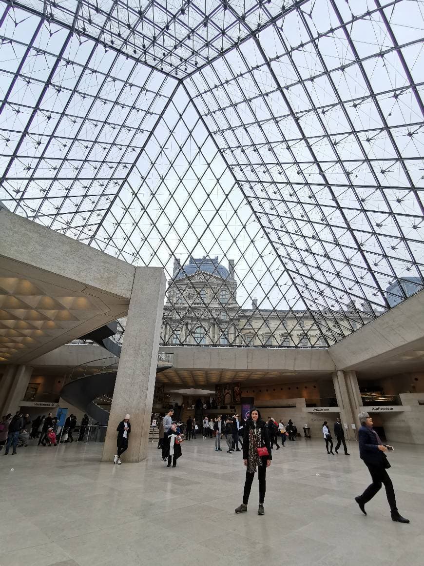 Place Museo del Louvre