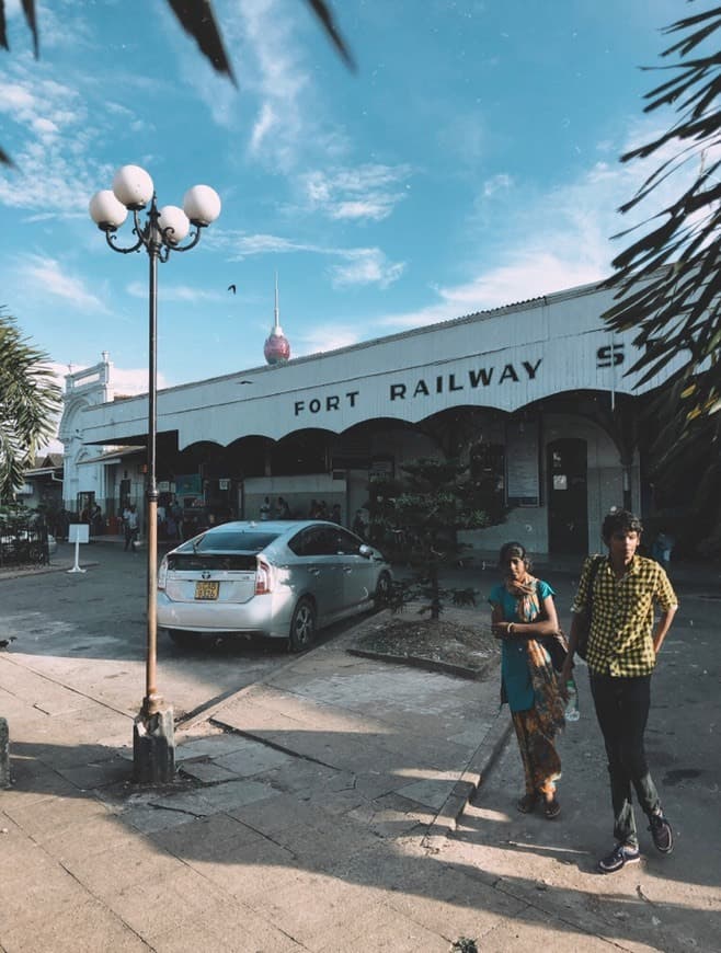 Place Colombo Fort Station