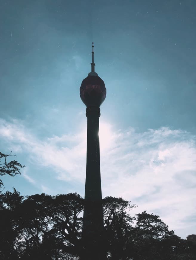 Place Lotus Tower - Colombo