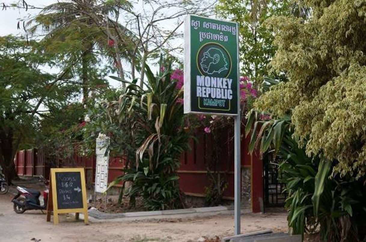 Restaurants Monkey Republic Kampot. Cafe, Bar & Kitchen