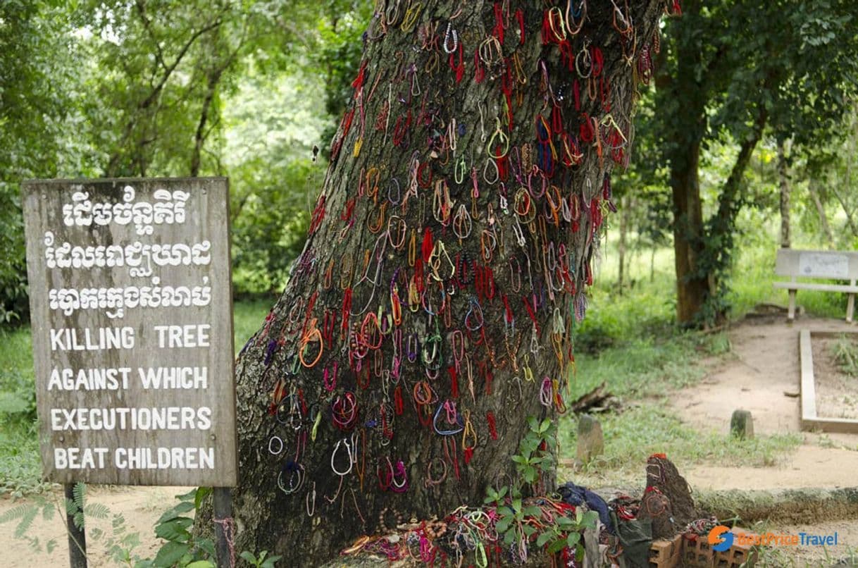 Place Choeung Ek Genocidal Center