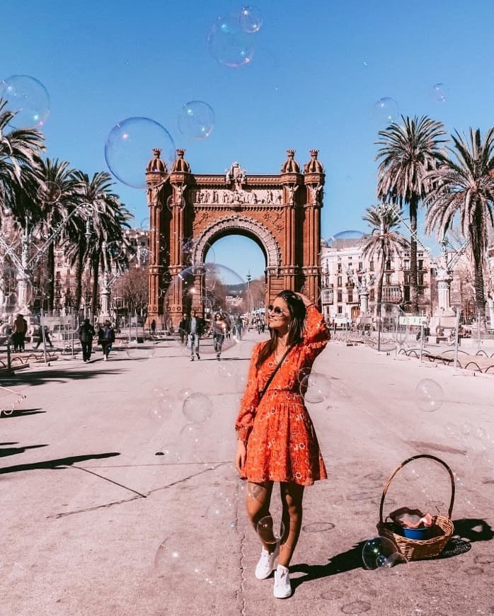 Place Arc de Triomf